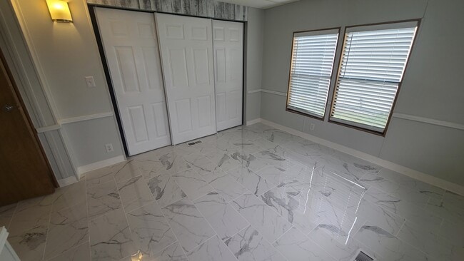 Building Photo - 2901 Stallion Dr