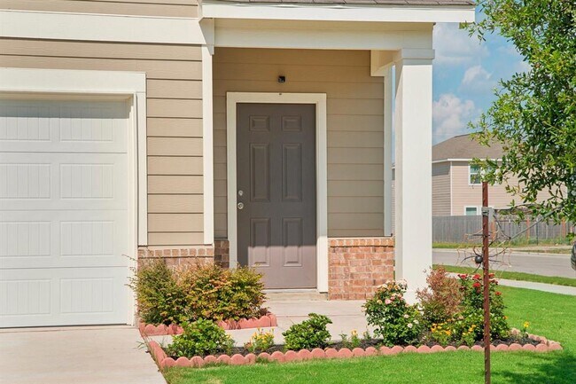 Building Photo - 200 Gemsbok Rd