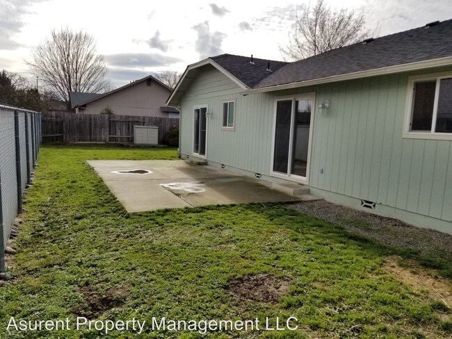 Building Photo - 1104 Coachman Dr