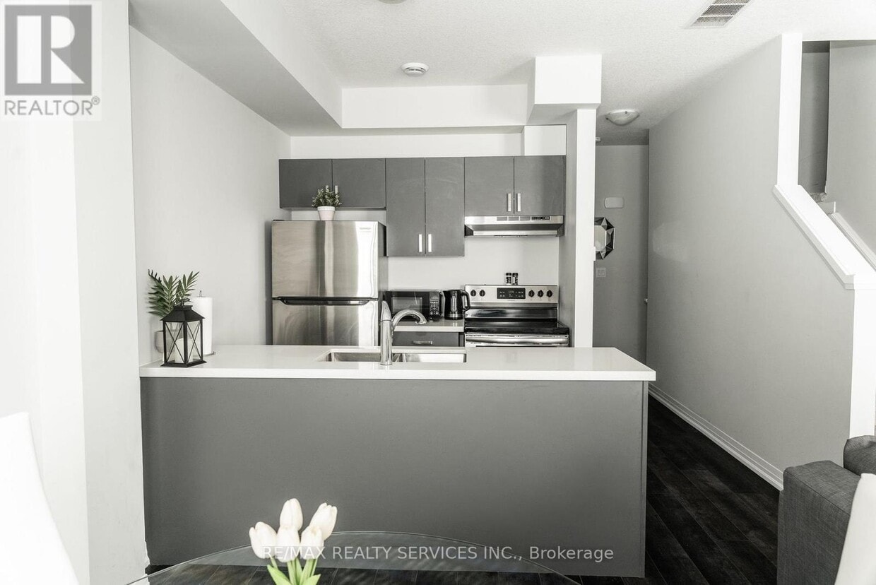 Primary Photo - 6705-6705 Cropp St