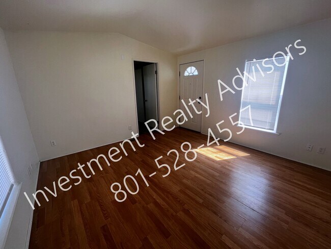 Building Photo - 421 N 200 W St