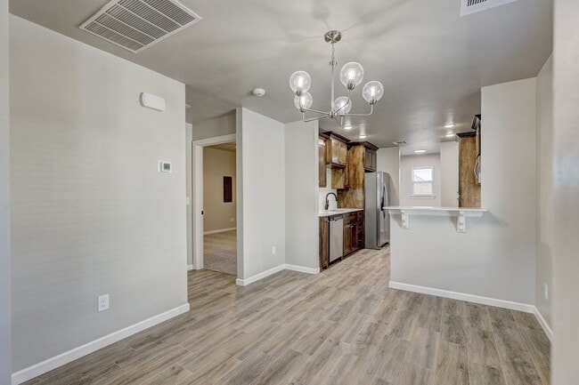 Foto del edificio - 5813 Goldfinger Rd