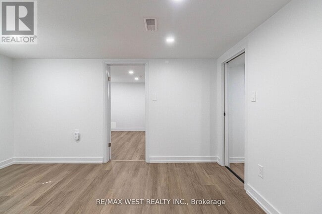 Building Photo - 7 Highland Hill