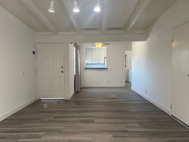 Foto del edificio - 1728 Larchwood Ave