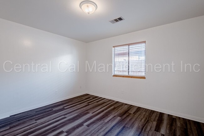 Building Photo - 130 8th St