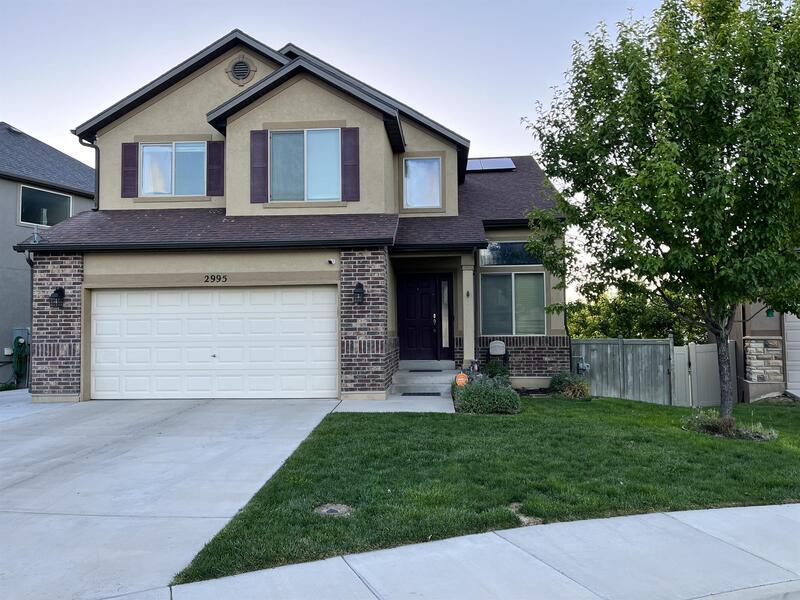 Foto principal - 2995 E Lookout Dr