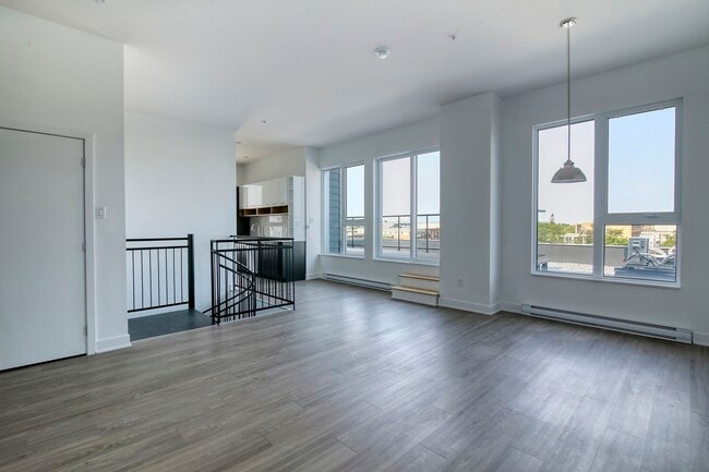 Building Photo - 9675 Av. Papineau