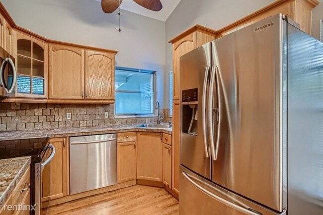 Building Photo - 3 br, 2 bath House - 328 Sir Lawrence Dr UNIT