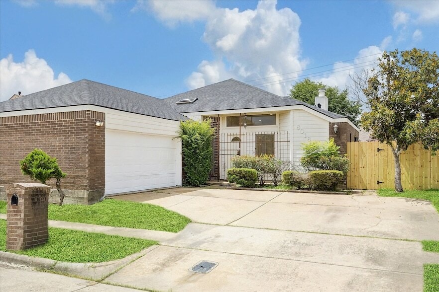 Photo - 8018 Cobblefield Lane Unit