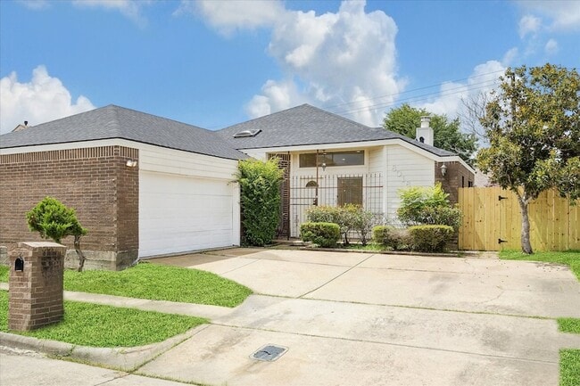 Photo - 8018 Cobblefield Ln House