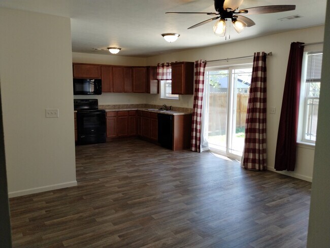 Foto del edificio - 170 Pin Oak Ct