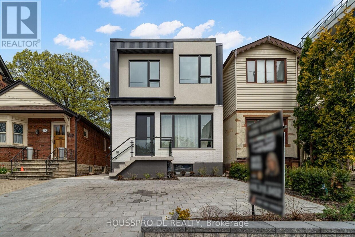 Primary Photo - 718 Hillsdale Ave E