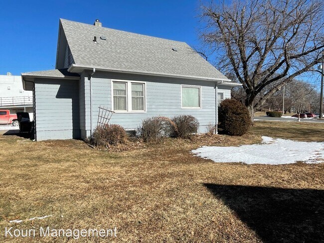 Foto del edificio - 3 br, 1 bath House - 2 Bennett Avenue