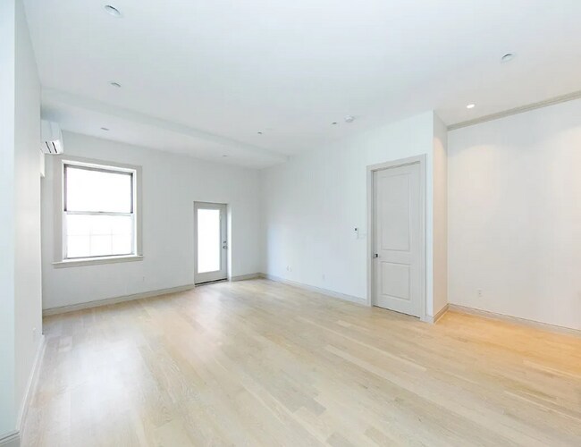 Foto del edificio - 201 W 19th St