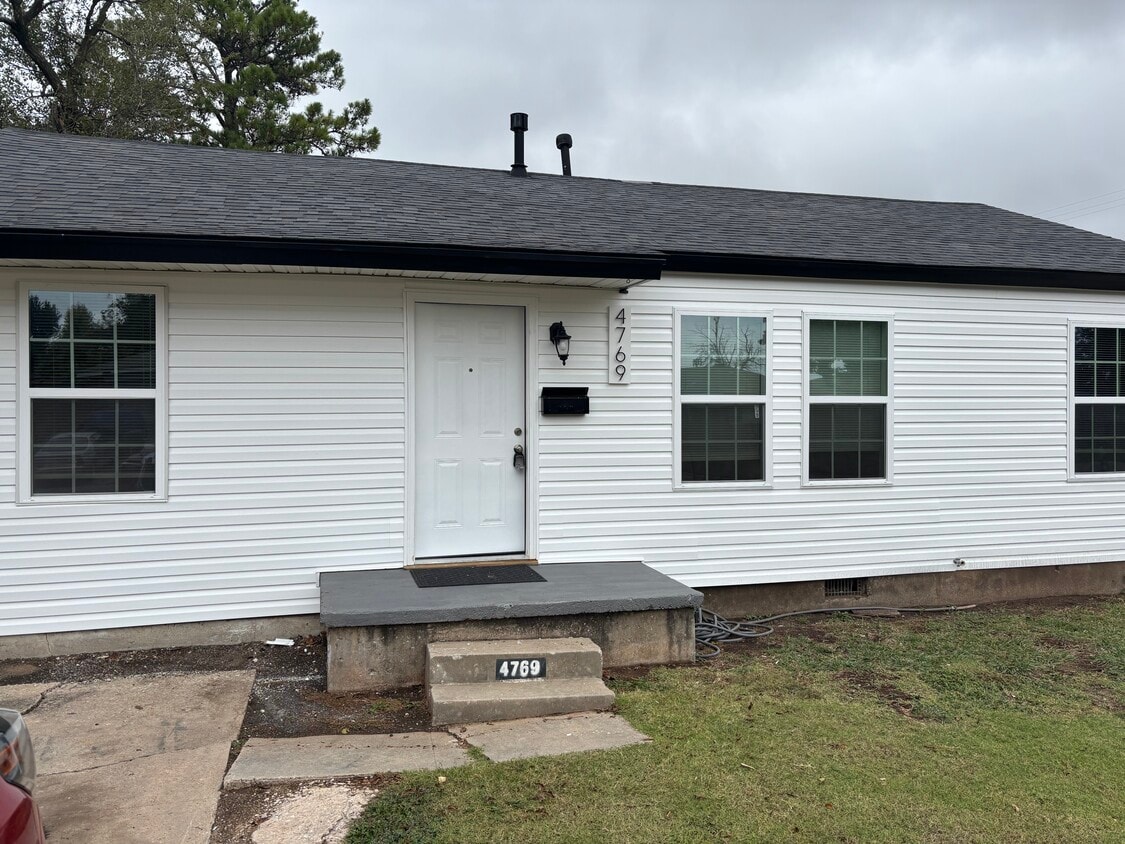 Foto principal - 4769 SE 27th St