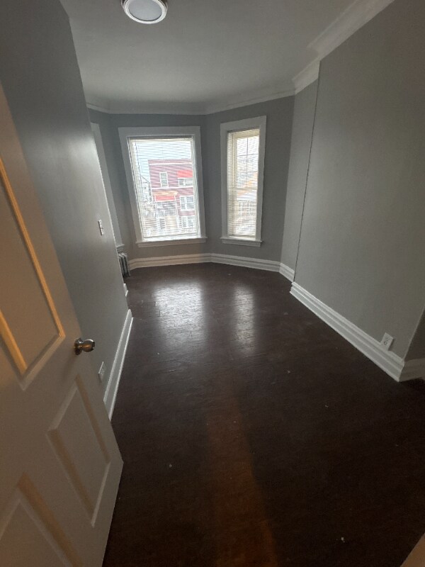 Building Photo - 7132 S Ingleside Ave