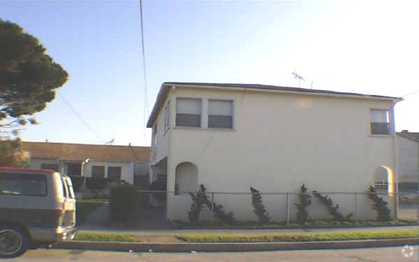 Building Photo - 943 Gulf Ave