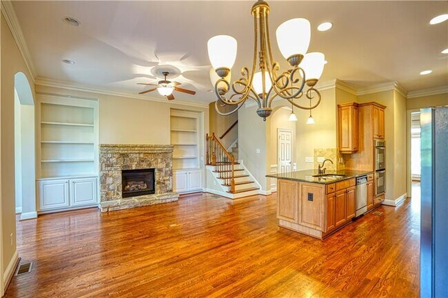 Building Photo - 610 Parkside Village Dr