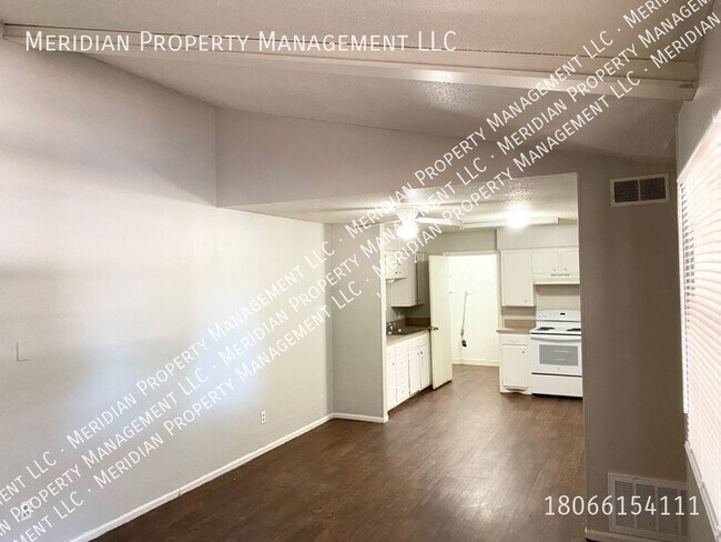 Foto del edificio - great 2/1/carport quadraplex near 19th/fra...