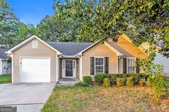 Building Photo - 429 Village Cir