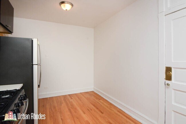 Building Photo - 2946 N Albany Ave