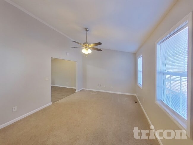 Building Photo - 125 Kennedy Dr