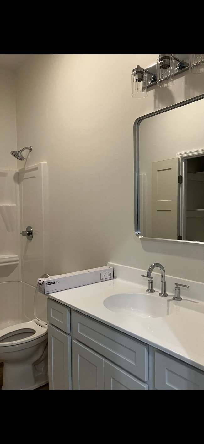 Building Photo - 7 Hammond Ln