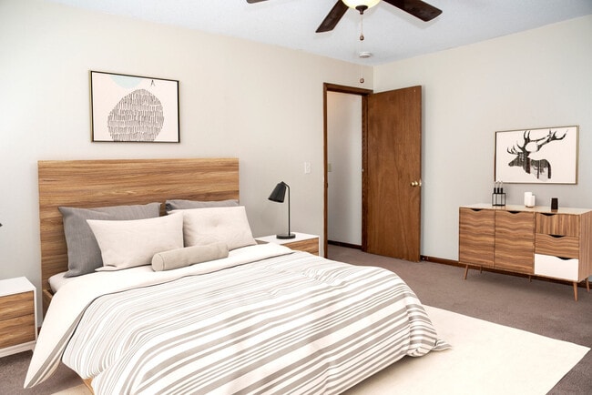 Interior Photo - Bass Lake Crossing