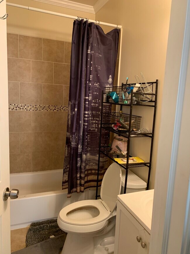 Building Photo - 1840 W Master St