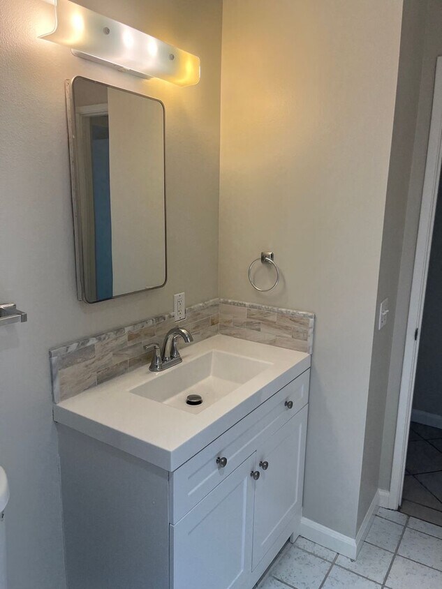Foto principal - Gorgeous 2Bedroom/2Bath Townhome in Escondido