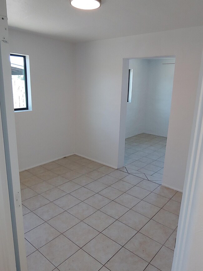 Foto del edificio - 5632 E Mabel St