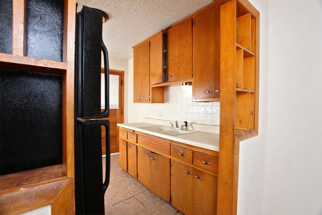 Foto del edificio - 906-910 S Mission Rd