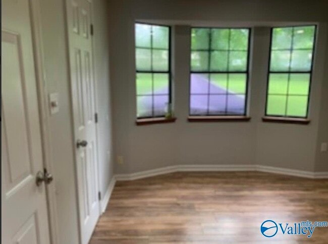 Building Photo - 105 Gibbon Dr