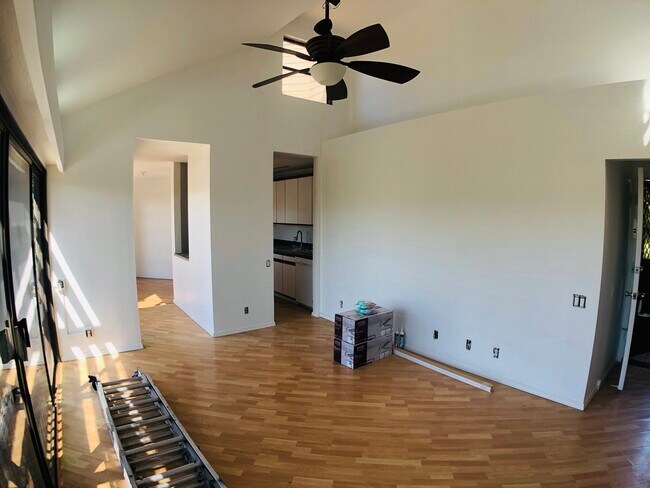 Sala de estar - 50 Waiohuli St