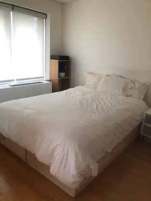 Primary Photo - Wonderful 1 Bed Apartment With High Ceilin...