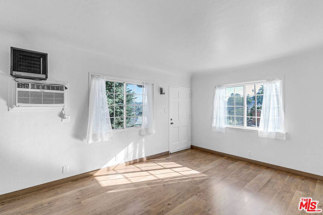 Foto principal - 4537 College View Ave