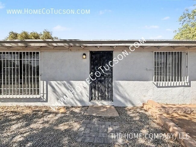 Building Photo - 410 W Calle Antonia