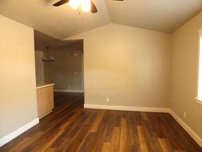 Building Photo - 3576-3578 Fisher Ct NE Salem, OR 97305
