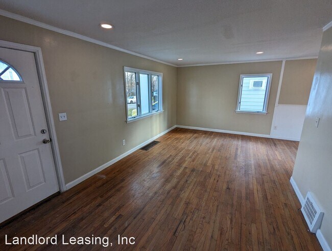 Building Photo - 3 br, 1 bath House - 208 15th Street