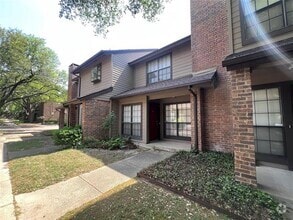 Building Photo - 9910 Royal Ln
