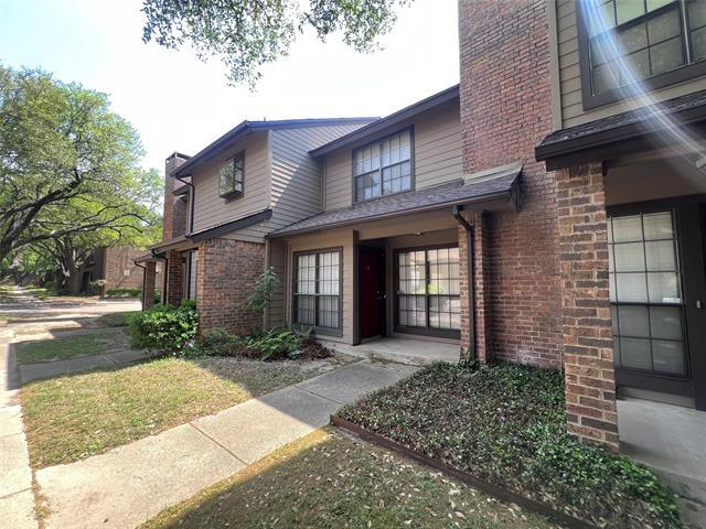 Foto principal - 9910 Royal Ln