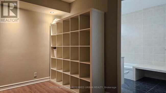 Photo du bâtiment - 25 The Esplanade