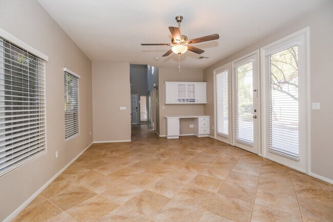 Foto del edificio - 5978 Genovese Ave