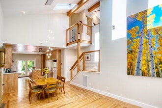 Building Photo - 419 Vernon St