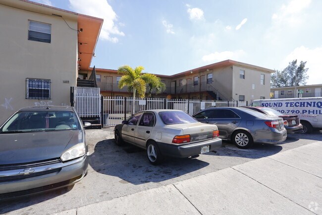 Foto del edificio - 6601 NW 12th Ave