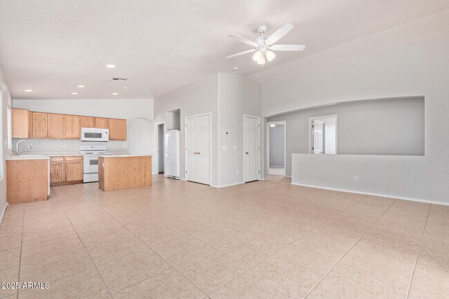 Foto del edificio - 10874 W Edgemont Ave