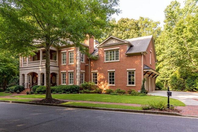 Building Photo - 3148 E Addison Dr