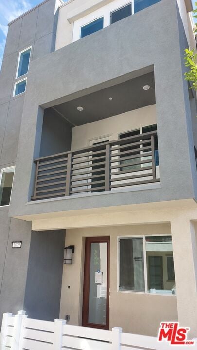Building Photo - 1679 Lexington Ln