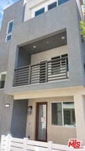Building Photo - 1679 Lexington Ln