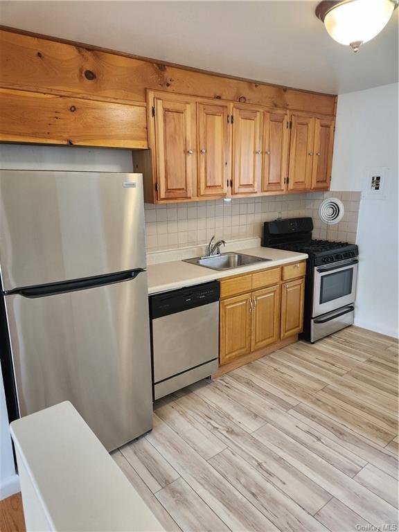 Building Photo - 3 Fishkill Glen Dr